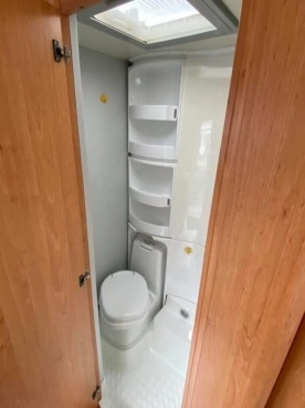                         Knaus Blue-line 400 1999 r. - zdjęcie 10
                        