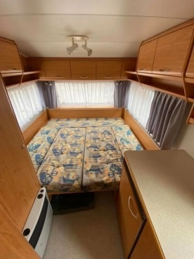                         Knaus Blue-line 400 1999 r. - zdjęcie 2
                        