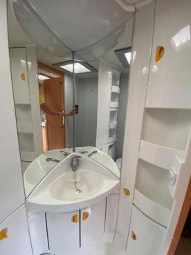                         Knaus Blue-line 400 1999 r. - zdjęcie 5
                        