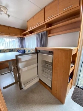                         Knaus Blue-line 400 1999 r. - zdjęcie 8
                        