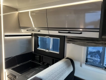                         2026 McLouis NEVIS 879 - 5 osobowy / 2.2 180 KM Automat / Łóżka wzdłużne / Najbogatsza wersja - zdjęcie 29
                        