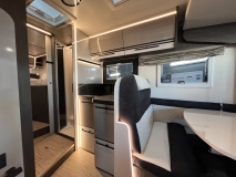                         2026 McLouis NEVIS 879 - 5 osobowy / 2.2 180 KM Automat / Łóżka wzdłużne / Najbogatsza wersja - zdjęcie 26
                        