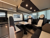                         2026 McLouis NEVIS 879 - 5 osobowy / 2.2 180 KM Automat / Łóżka wzdłużne / Najbogatsza wersja - zdjęcie 25
                        