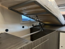                         2026 McLouis NEVIS 879 - 5 osobowy / 2.2 180 KM Automat / Łóżka wzdłużne / Najbogatsza wersja - zdjęcie 13
                        