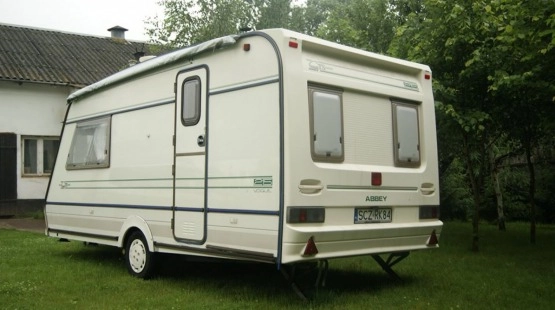                         Przyczepa kempingowa 2-3 osobo po remoncie - mover, 2 przedsionki, markiza, tv, wbudowany zbiornik - zdjęcie 19
                        