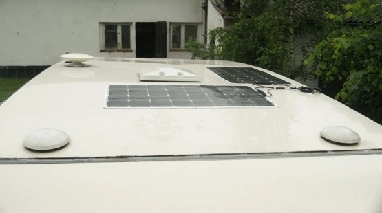                         Przyczepa kempingowa 2-3 osobo po remoncie - mover, 2 przedsionki, markiza, tv, wbudowany zbiornik - zdjęcie 20
                        