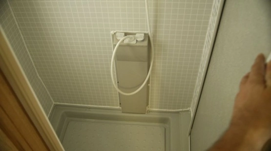                         Przyczepa kempingowa 2-3 osobo po remoncie - mover, 2 przedsionki, markiza, tv, wbudowany zbiornik - zdjęcie 21
                        