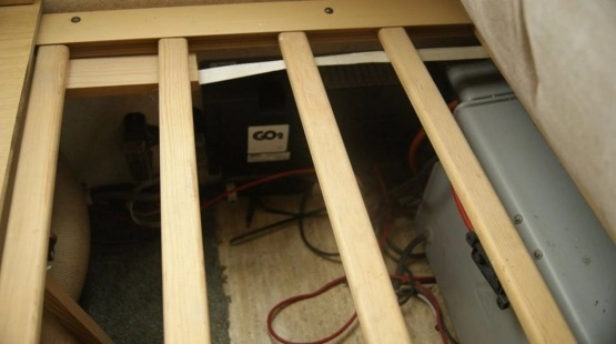                         Przyczepa kempingowa 2-3 osobo po remoncie - mover, 2 przedsionki, markiza, tv, wbudowany zbiornik - zdjęcie 27
                        