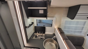                         2026 McLouis MC4 379 - 5 osobowa półintegra / Łóżko królewskie / Ford Transit / NOWY  - zdjęcie 14
                        