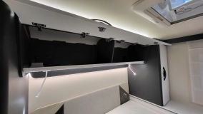                         2026 McLouis MC4 379 - 5 osobowa półintegra / Łóżko królewskie / Ford Transit / NOWY  - zdjęcie 25
                        