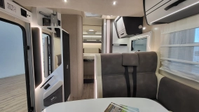                         2026 McLouis MC4 379 - 5 osobowa półintegra / Łóżko królewskie / Ford Transit / NOWY  - zdjęcie 7
                        