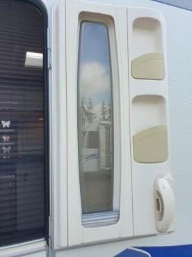                         Przyczepa Hobby 560 FT - zdjęcie 29
                        