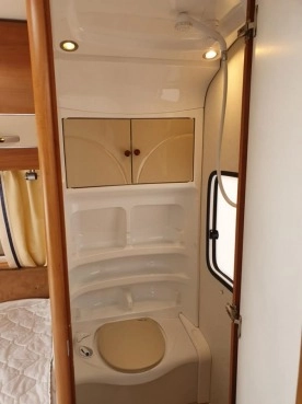                         Przyczepa Hobby 560 FT - zdjęcie 34
                        