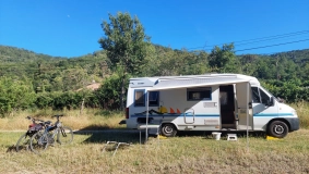                         Kamper Hobby 650 / Peugot boxer 2.5TD - zdjęcie 3
                        