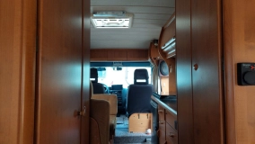                         Kamper Hobby 650 / Peugot boxer 2.5TD - zdjęcie 12
                        