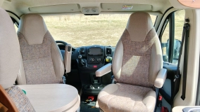                         Kamper Citroen VanTourer - zdjęcie 5
                        