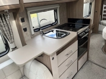                         Przyczepa kempingowa Coachman VIP 575 2020 - zdjęcie 23
                        