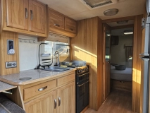                         Przyczepa kempingowa Fleetwood Heritage 640i 2011 klimatyzacja mover - zdjęcie 7
                        