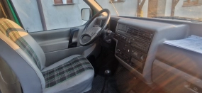                         Sprzedam Volkswagen T4, - 2,4 d, 1994 z zabudową kamperową. - zdjęcie 5
                        