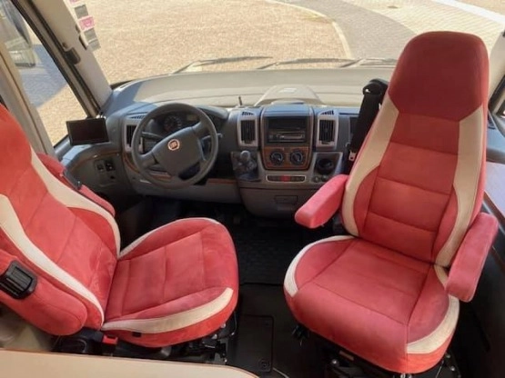                         Hymer B514 CL - zdjęcie 10
                        