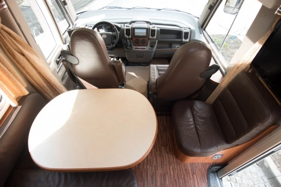                         Kamper Hymer B 614 CL 2010 I właściciel - zdjęcie 12
                        