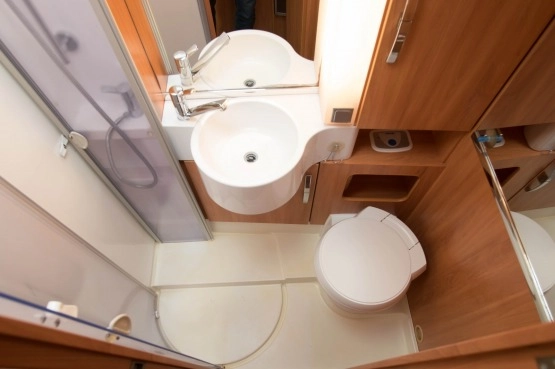                         Kamper Hymer B 614 CL 2010 I właściciel - zdjęcie 15
                        