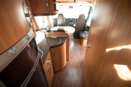                         Kamper Hymer B 614 CL 2010 I właściciel - zdjęcie 16
                        