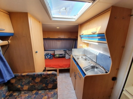                         Przyczepa kempingowa Hobby 4-5 osobowa,niskie DMC,stan idealny, bezwypadkowa, sucha! ciepła woda, namiot, własny akumulator!! - zdjęcie 10
                        