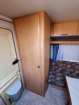                         Przyczepa kempingowa Hobby 4-5 osobowa,niskie DMC,stan idealny, bezwypadkowa, sucha! ciepła woda, namiot, własny akumulator!! - zdjęcie 16
                        