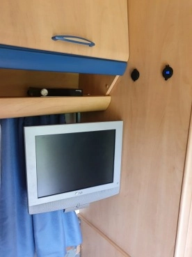                         Przyczepa kempingowa Hobby 4-5 osobowa,niskie DMC,stan idealny, bezwypadkowa, sucha! ciepła woda, namiot, własny akumulator!! - zdjęcie 18
                        