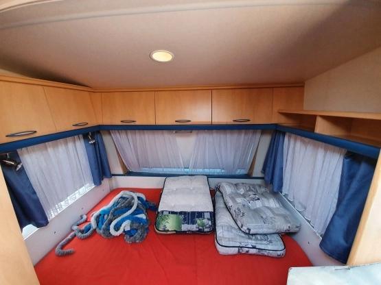                         Przyczepa kempingowa Hobby 4-5 osobowa,niskie DMC,stan idealny, bezwypadkowa, sucha! ciepła woda, namiot, własny akumulator!! - zdjęcie 2
                        