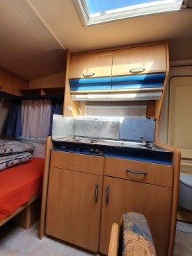                         Przyczepa kempingowa Hobby 4-5 osobowa,niskie DMC,stan idealny, bezwypadkowa, sucha! ciepła woda, namiot, własny akumulator!! - zdjęcie 4
                        