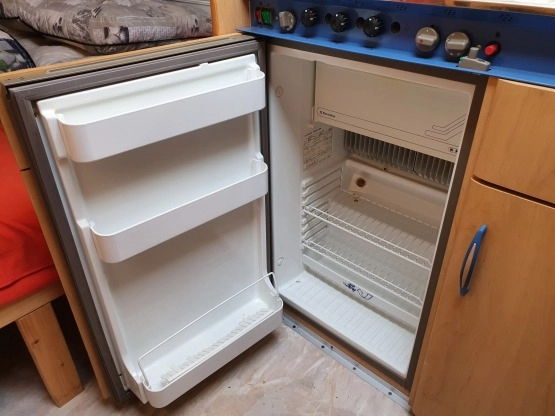                         Przyczepa kempingowa Hobby 4-5 osobowa,niskie DMC,stan idealny, bezwypadkowa, sucha! ciepła woda, namiot, własny akumulator!! - zdjęcie 5
                        