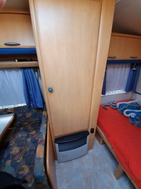                         Przyczepa kempingowa Hobby 4-5 osobowa,niskie DMC,stan idealny, bezwypadkowa, sucha! ciepła woda, namiot, własny akumulator!! - zdjęcie 6
                        