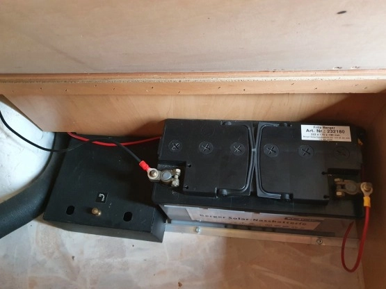                         Przyczepa kempingowa Hobby 4-5 osobowa,niskie DMC,stan idealny, bezwypadkowa, sucha! ciepła woda, namiot, własny akumulator!! - zdjęcie 9
                        