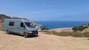                         Legendarny VW LT35 od PodróżoVanie - zdjęcie 1
                        
