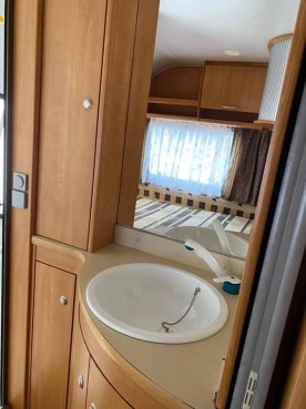                         Przyczepa Knaus E450 Eifelland Holiday - zdjęcie 11
                        