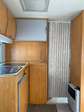                         Przyczepa Knaus E450 Eifelland Holiday - zdjęcie 5
                        