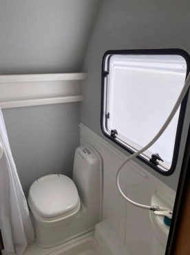                         Przyczepa Knaus E450 Eifelland Holiday - zdjęcie 6
                        