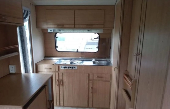                         Beyerland Vitesse 389/2 - zdjęcie 13
                        