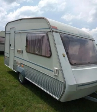                         Beyerland Vitesse 389/2 - zdjęcie 1
                        