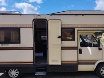                         Fiat Ducato Frankia 2.5 D — kamper alkowa, 6-osobowy, gotowy do podróży - zdjęcie 3
                        