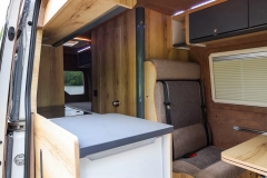                         Nowoczesny kamper na bazie VW Crafter H2L4 - zdjęcie 11
                        