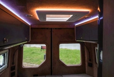                         Nowoczesny kamper na bazie VW Crafter H2L4 - zdjęcie 5
                        