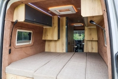                         Nowoczesny kamper na bazie VW Crafter H2L4 - zdjęcie 2
                        