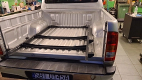                         Toyota Hilux 4x4 (2011)  z zabudową kempingową ( 2021) - zdjęcie 10
                        