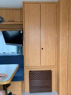                         Knaus 450 1997 r., DMC 1200 kg - zdjęcie 17
                        