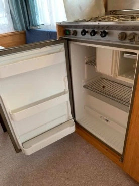                         Knaus 450 1997 r., DMC 1200 kg - zdjęcie 19
                        