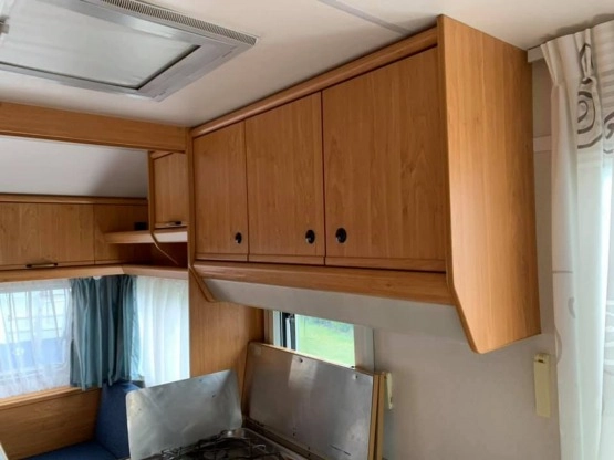                         Knaus 450 1997 r., DMC 1200 kg - zdjęcie 2
                        