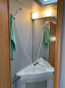                         Knaus 450 1997 r., DMC 1200 kg - zdjęcie 7
                        